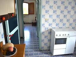 Nami Holiday Home for six Guests With Outdoor Space