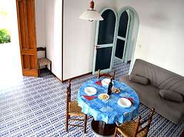 Nami Holiday Home for six Guests With Outdoor Space