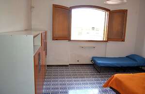 Nami Holiday Home for six Guests With Outdoor Space