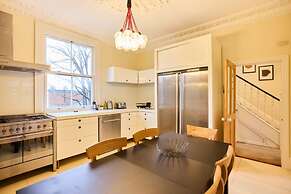 The Peckham Hideaway - Bright 3bdr Flat