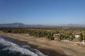 Mar de Cocos Beach Front Villas