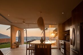 Mar de Coco Beach Front Villas