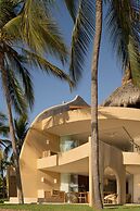 Mar de Coco Beach Front Villas