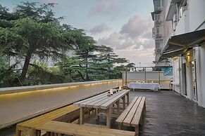 Joy Hongqiao Airport and Railway Hotel