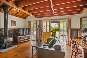 StayAU 1BR Rustic Picturesque Cottage