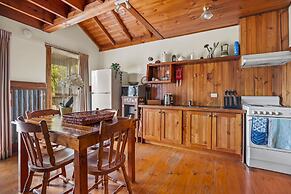 StayAU 1BR Rustic Picturesque Cottage