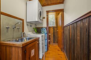 StayAU 1BR Rustic Picturesque Cottage