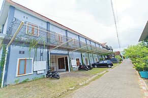 OYO 93837 Ipeda Family Residence