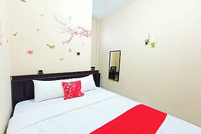 OYO 93837 Ipeda Family Residence