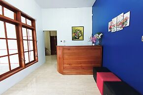 OYO 93837 Ipeda Family Residence