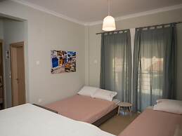 Zoe Seaview Apartment by Rentals Pro