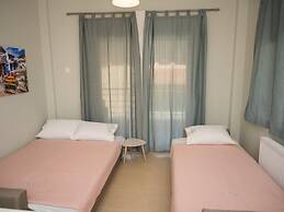 Zoe Seaview Apartment by Rentals Pro