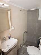 Zoe Seaview Apartment by Rentals Pro