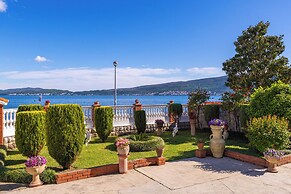 Seafront Haven Darka