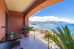 Seafront Haven Darka