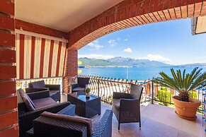 Seafront Haven Darka