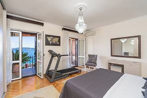 Seafront Haven Darka