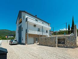 Pool Apartment Leonardo