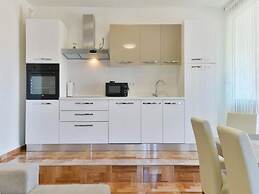 Pool Apartment Leonardo