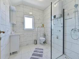 Pool Apartment Leonardo