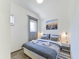 Pool Apartment Leonardo