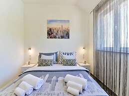 Pool Apartment Leonardo