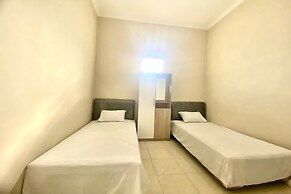 OYO 93838 Delia Inn Syariah