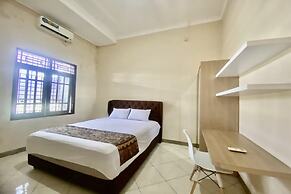 OYO 93838 Delia Inn Syariah