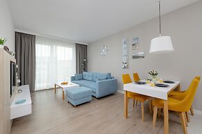 Coast Apartment With Balcony by Renters