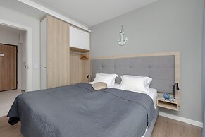 Coast Apartment With Balcony by Renters