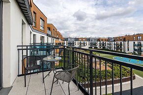 Coast Apartment With Balcony by Renters