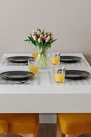 Coast Apartment With Balcony by Renters