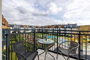 Coast Apartment With Balcony by Renters