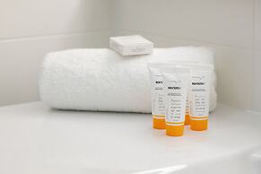 Coast Apartment With Balcony by Renters