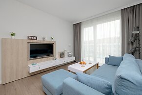 Coast Apartment With Balcony by Renters