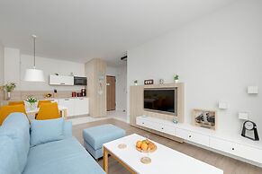 Coast Apartment With Balcony by Renters