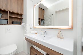 Coast Apartment With Balcony by Renters