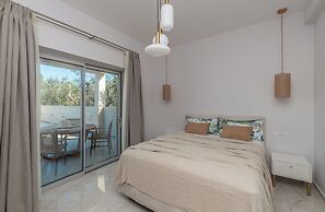 Camelia Luxury Suites - Private Pool & Jaccuzi