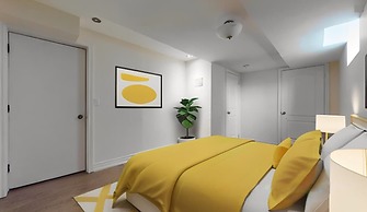Chic Unit Near Airport and Attractions