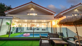 Namhae Eagless Poolvilla Pension