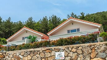 Namhae Eagless Poolvilla Pension