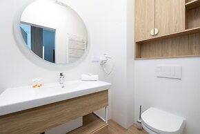 Bel Mare Apartment w/ Balcony by Renters