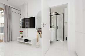 Air-conditioned Studio by Renters