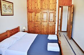 Residence with pool on the promenade