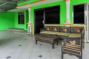 SPOT ON 93840 Guest House Amanda Syariah