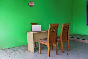 SPOT ON 93840 Guest House Amanda Syariah