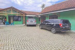 SPOT ON 93840 Guest House Amanda Syariah