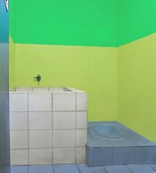 SPOT ON 93840 Guest House Amanda Syariah