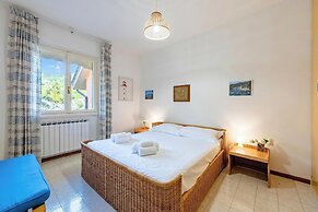 Peaceful Apartment In Deiva Marina