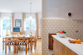 Peaceful Apartment In Deiva Marina